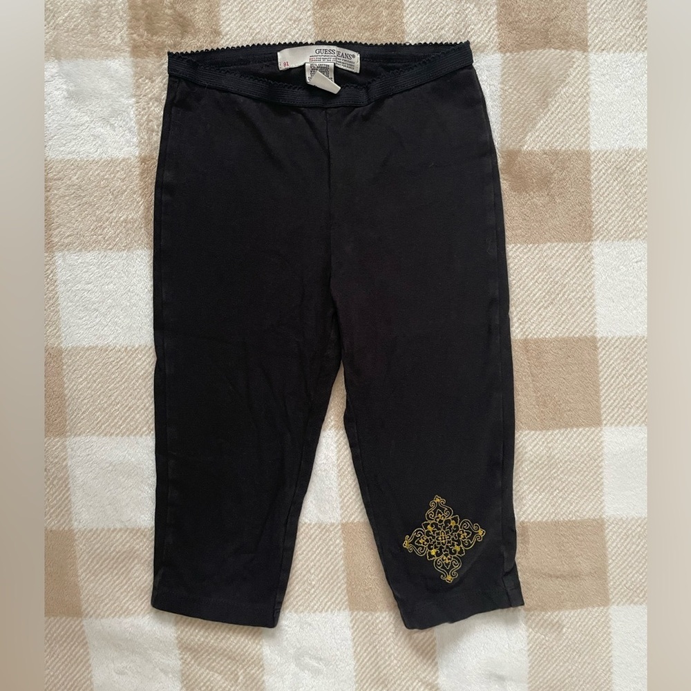 Guess Black Leggings size 7/8 Girls cropped Capri length with Gold Symbol